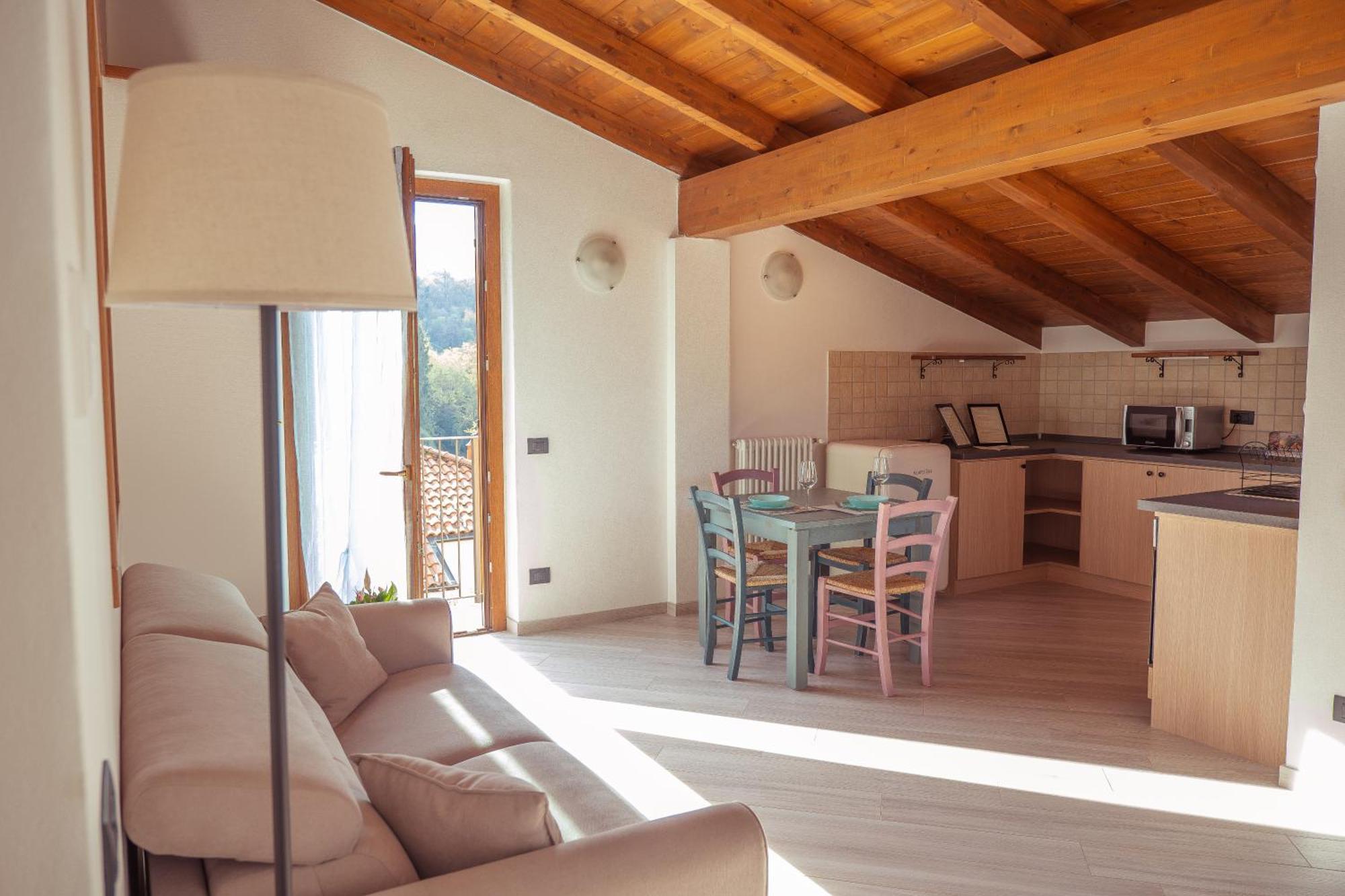 Larius Apartment - Como Lake View Mandello del Lario Luaran gambar